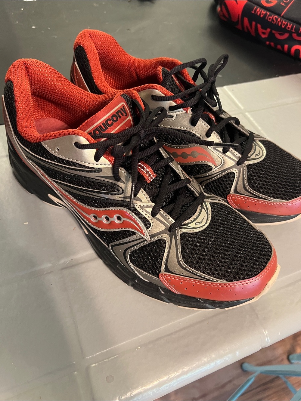 🔥Saucony Men’s Black & Red Running Shoes